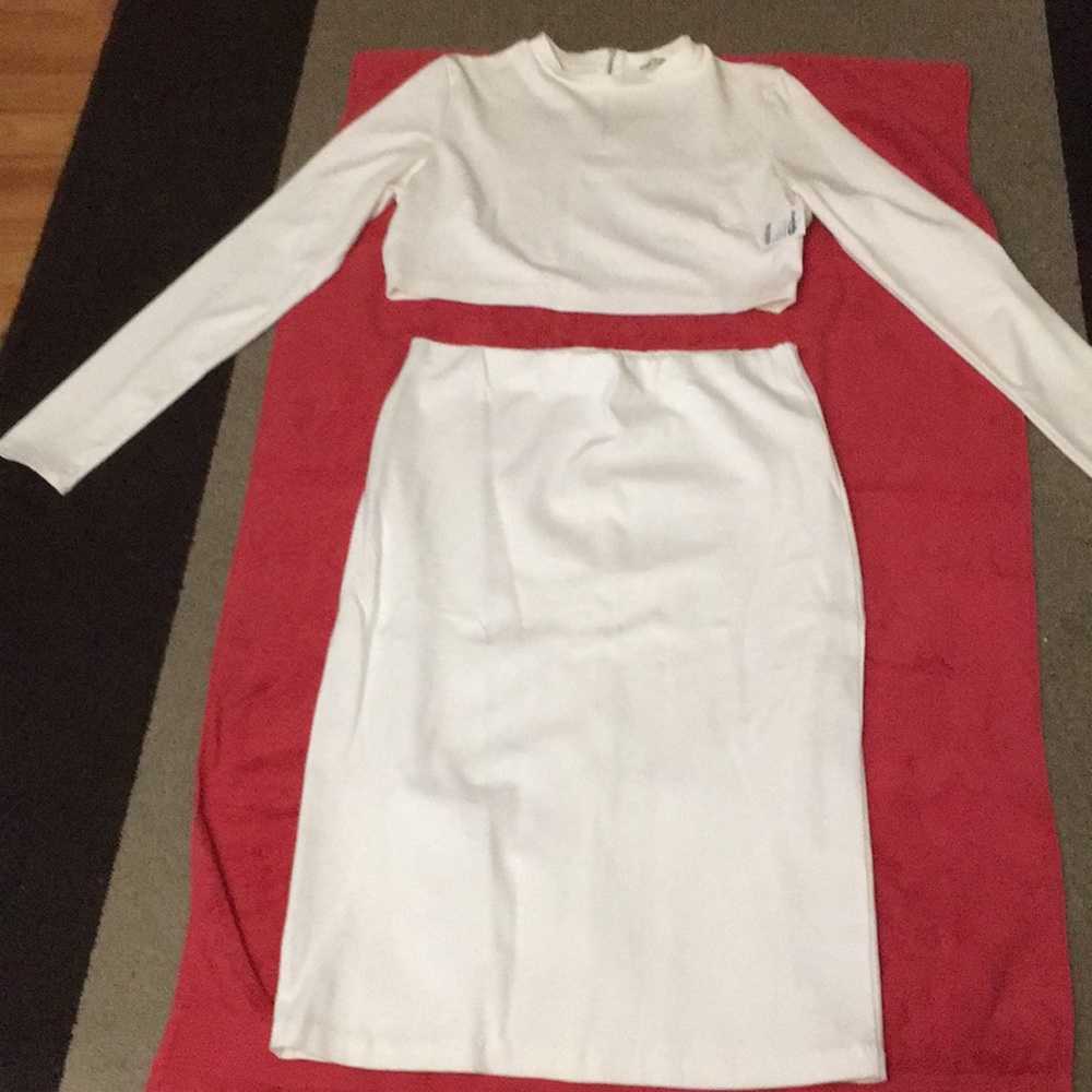 Off white skirt set